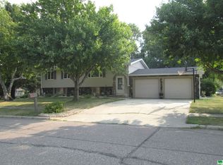 201 Wansink Ave, Sheldon, IA 51201