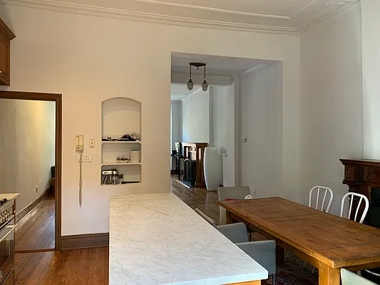 Rented by Oxford Property Group | media 72