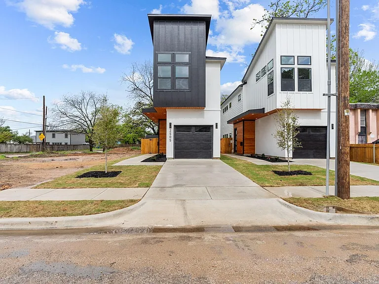 2505 Birmingham Ave — Photo 1