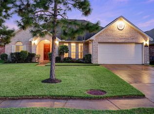 1011 Hyland Ln, League City, TX 77573