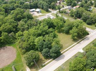 1400 6th St, Baldwin City, KS 66006