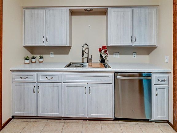 3rd image of 4515 Thurston Lane #D