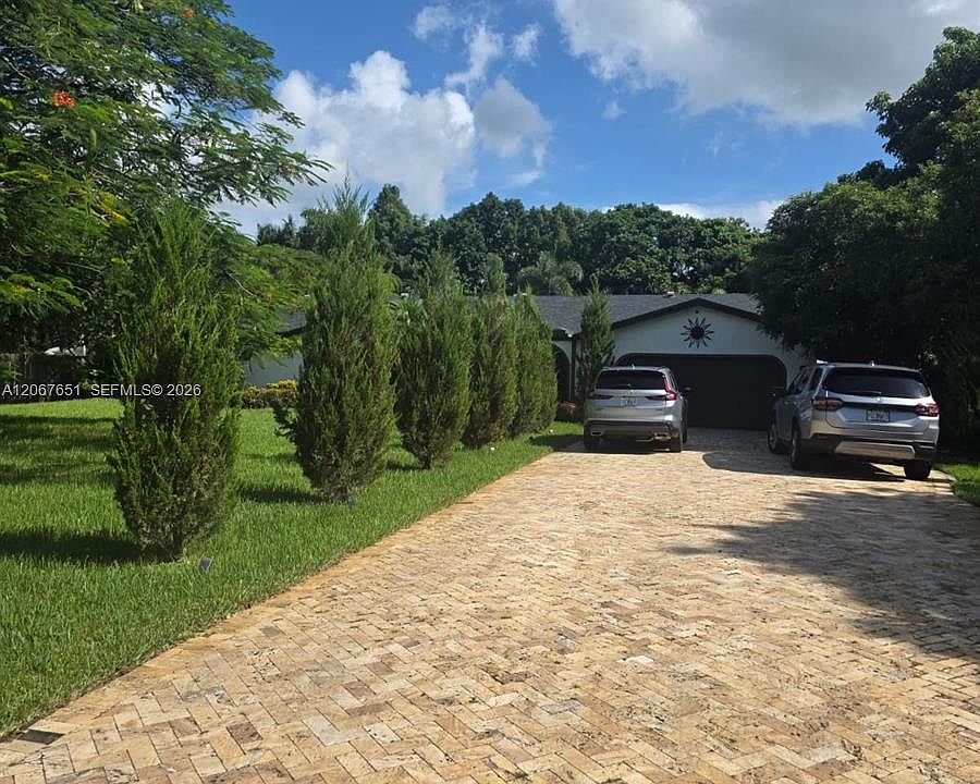1st image of 18611 SW 61st Ct