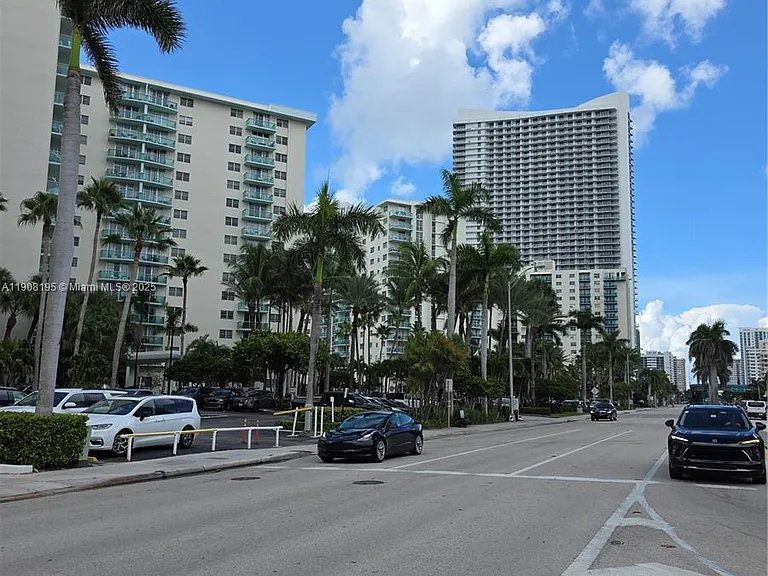 3725 S Ocean Dr #1401 — Photo 29