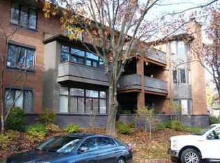 155 N Hanley Rd APT 103, Saint Louis, MO 63105