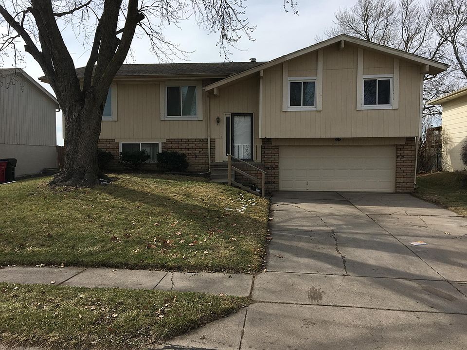 1st image of 7326 Thorn Apple Ln