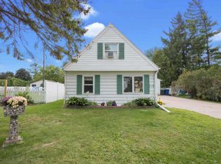 719 Pine St, De Pere, WI 54115