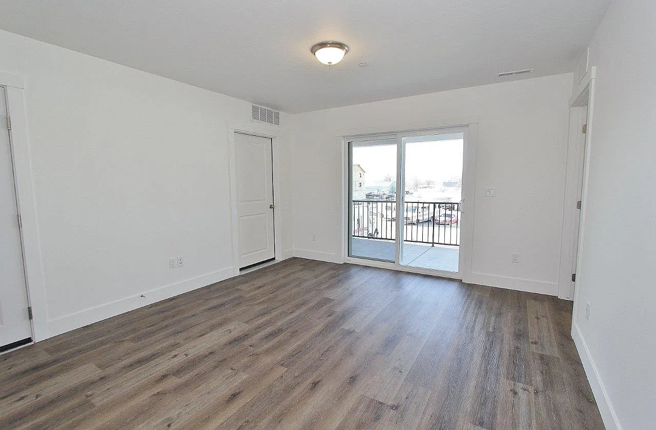 2 bed, 930 sqft, $1,475 — Photo 3
