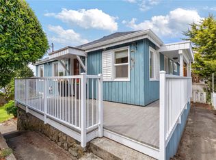 504 Sturdee St, Esquimalt, BC V9A6R3