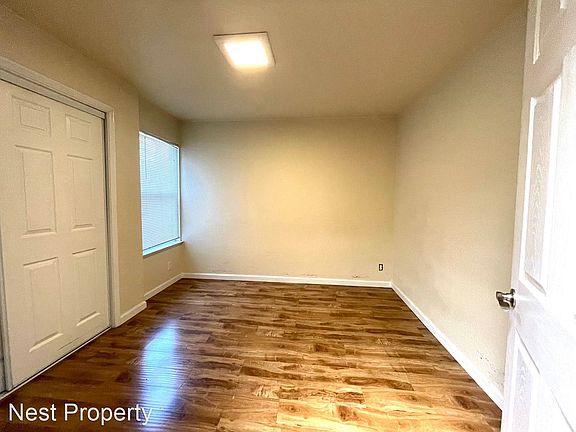 4th image of 75 Vendome Ave #8
