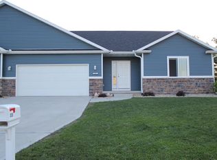 111 Chickadee Ln, Sauk City, WI 53583