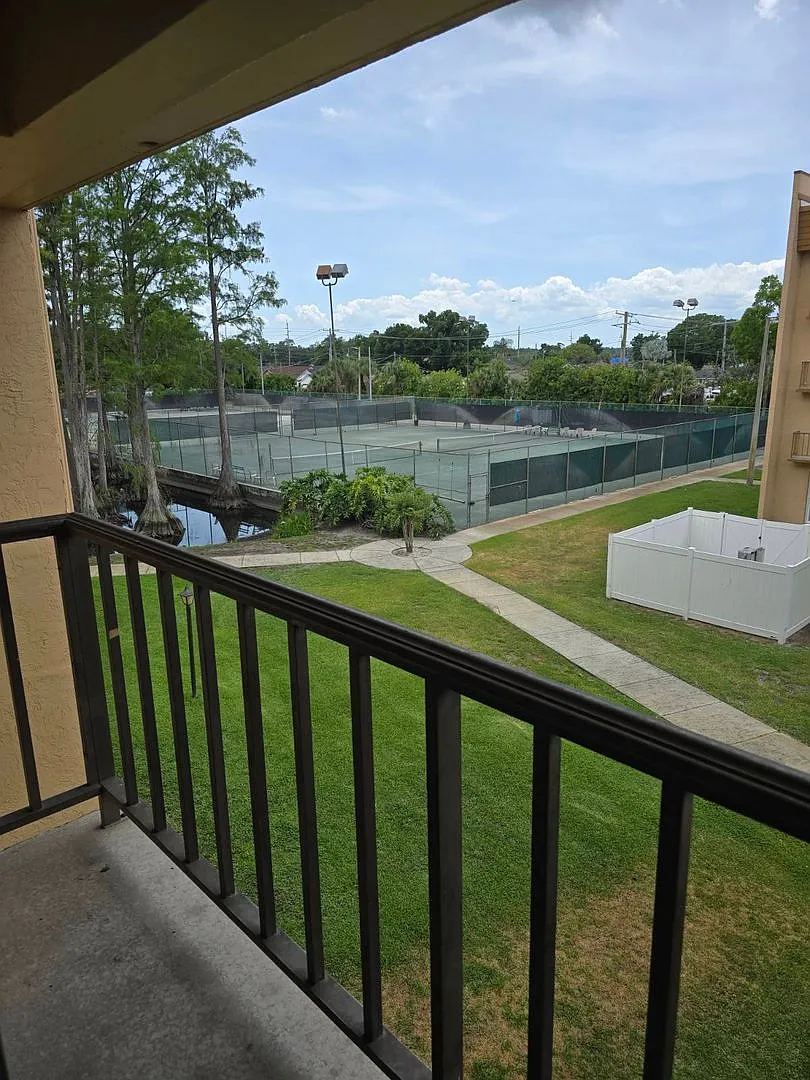 $400 Off First Month Rent! Tampa Racquet Club — Photo 2