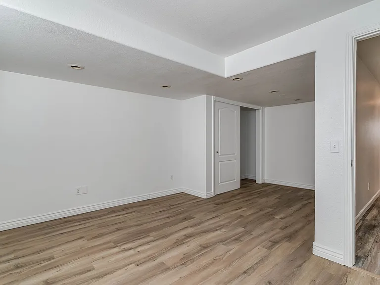 409 S 1125 W — Photo 14
