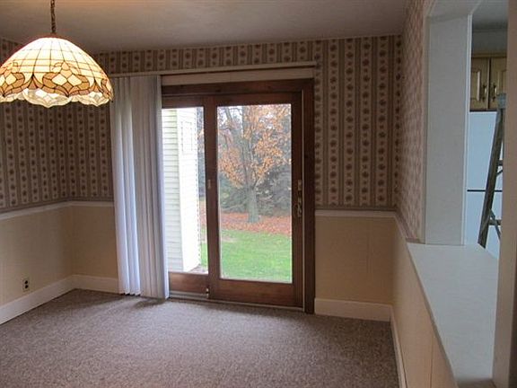 fromal dining with slider