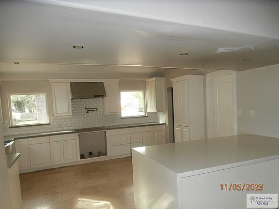 3rd image of 3309 Kentucky St