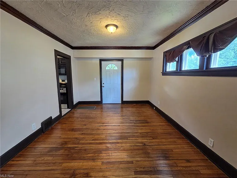 5223 Paine Ave — Photo 2