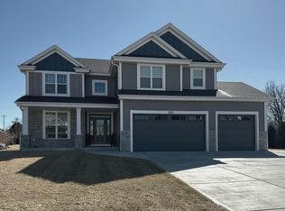 1303 Regees Rd, Mukwonago, WI 53149