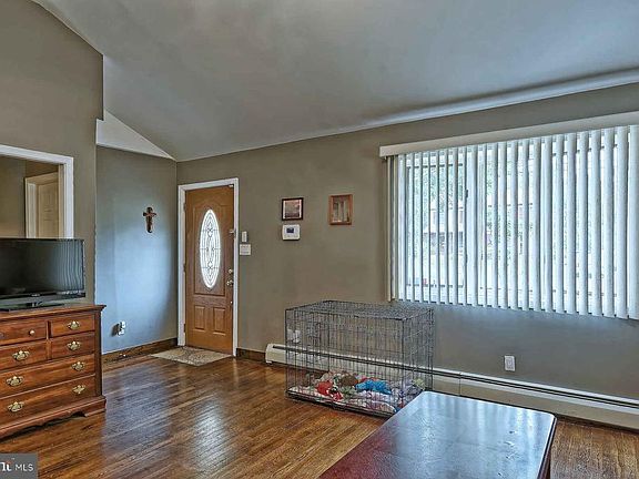 5th image of 30 Woodland Ave