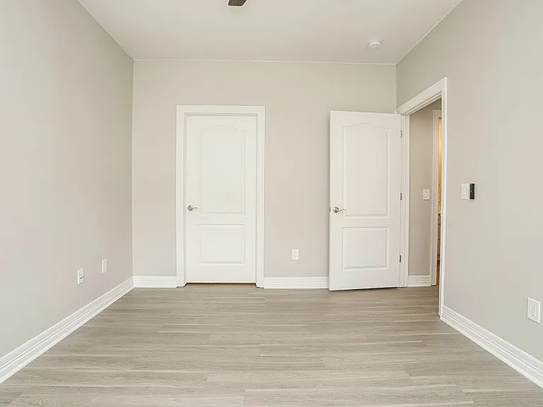 1721 N Marion St — Photo 24