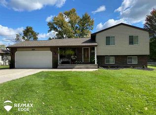 2438 N McKinley Rd, Flushing, MI 48433