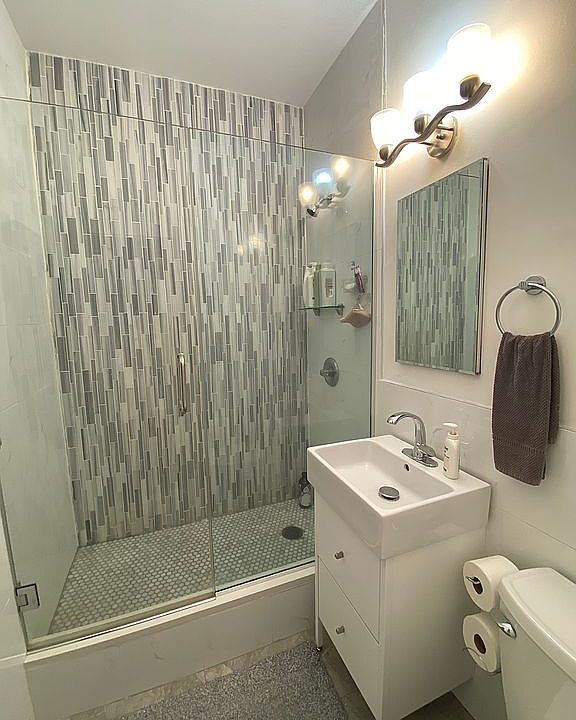 1st image of 3 Hanover Sq APT 19A