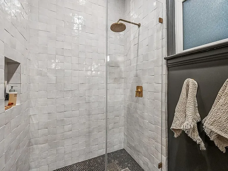 1178 Broadway #1178 — Photo 21
