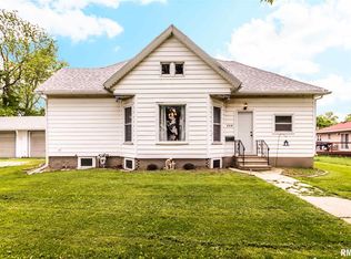 208 E 3rd St, Gridley, IL 61744
