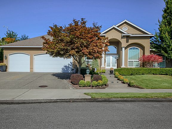 2nd image of 10008 183rd Ave E