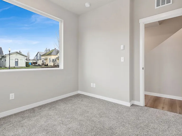 343 Martin St — Photo 27