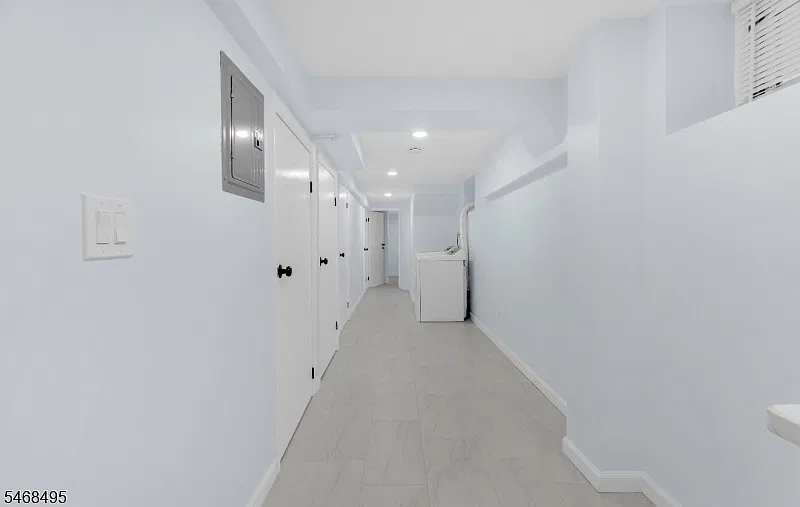 2 bed, 1.0 bath, $1,600 — Photo 4