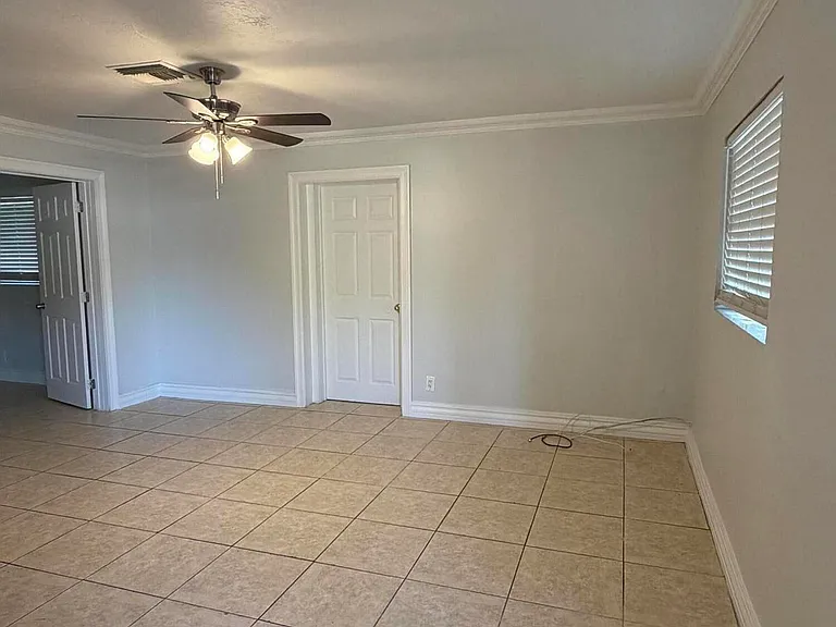 5572 SW 6th Ct — Photo 8