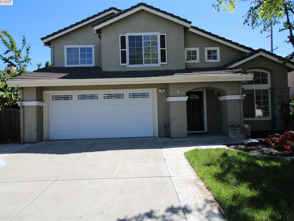 2nd image of 240 Versailles Ct