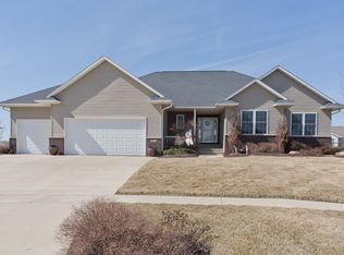 1818 Taft Dr SW, Cedar Rapids, IA 52404