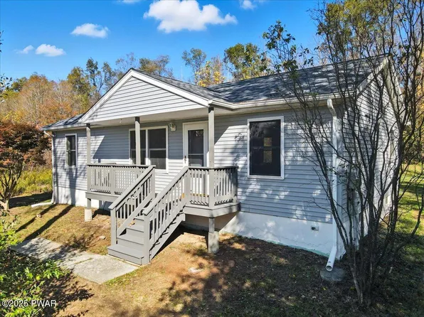 34 Volunteer Way, Waymart, PA 18472