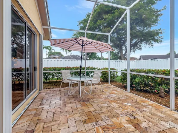 953 Greensward Lane, Delray Beach, FL 33445