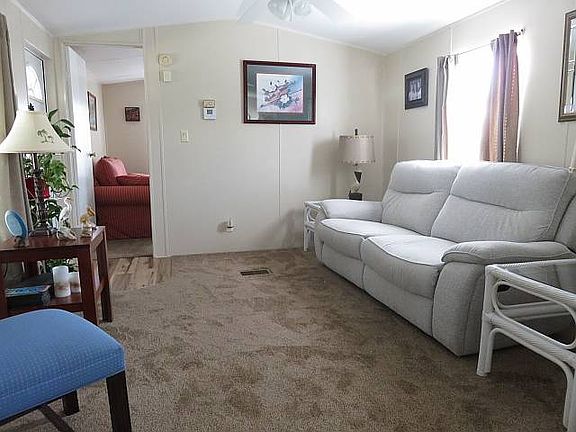 2nd image of 1115 Cypress Dr