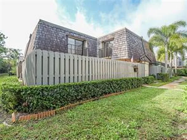 340 S Waverly Pl APT 8B, Vero Beach, FL 32960