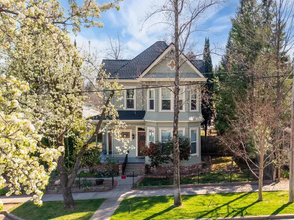 30 W Grass Valley St, Colfax, CA 95713
