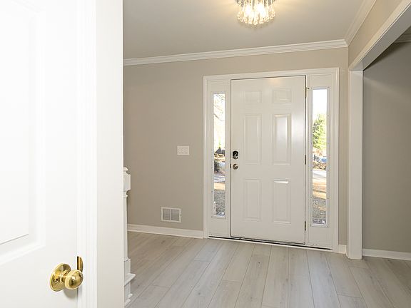 4th image of 151 N Lakeside Dr NW