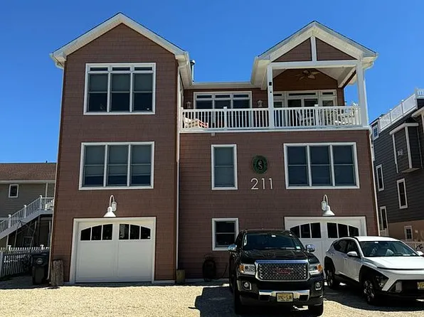 211 N Delaware Ave, Beach Haven, NJ 08008