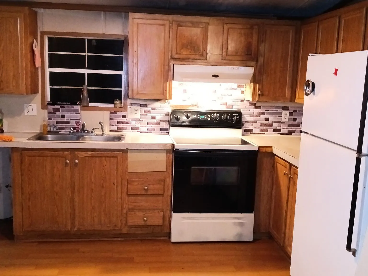 3 bed, 1100 sqft, $1,400 — Photo 3