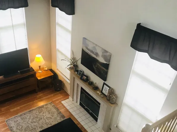 355 Mill St, Batavia, IL 60510