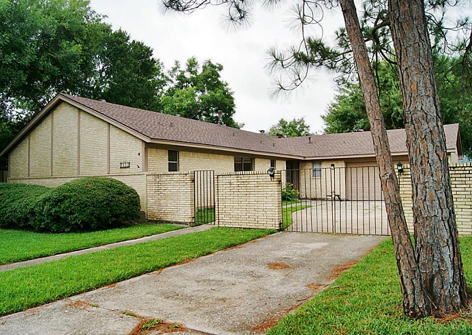 1st image of 1106 Montour Dr