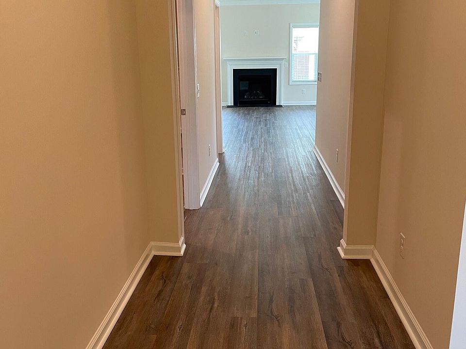 2nd image of 101 Torslanda Ln