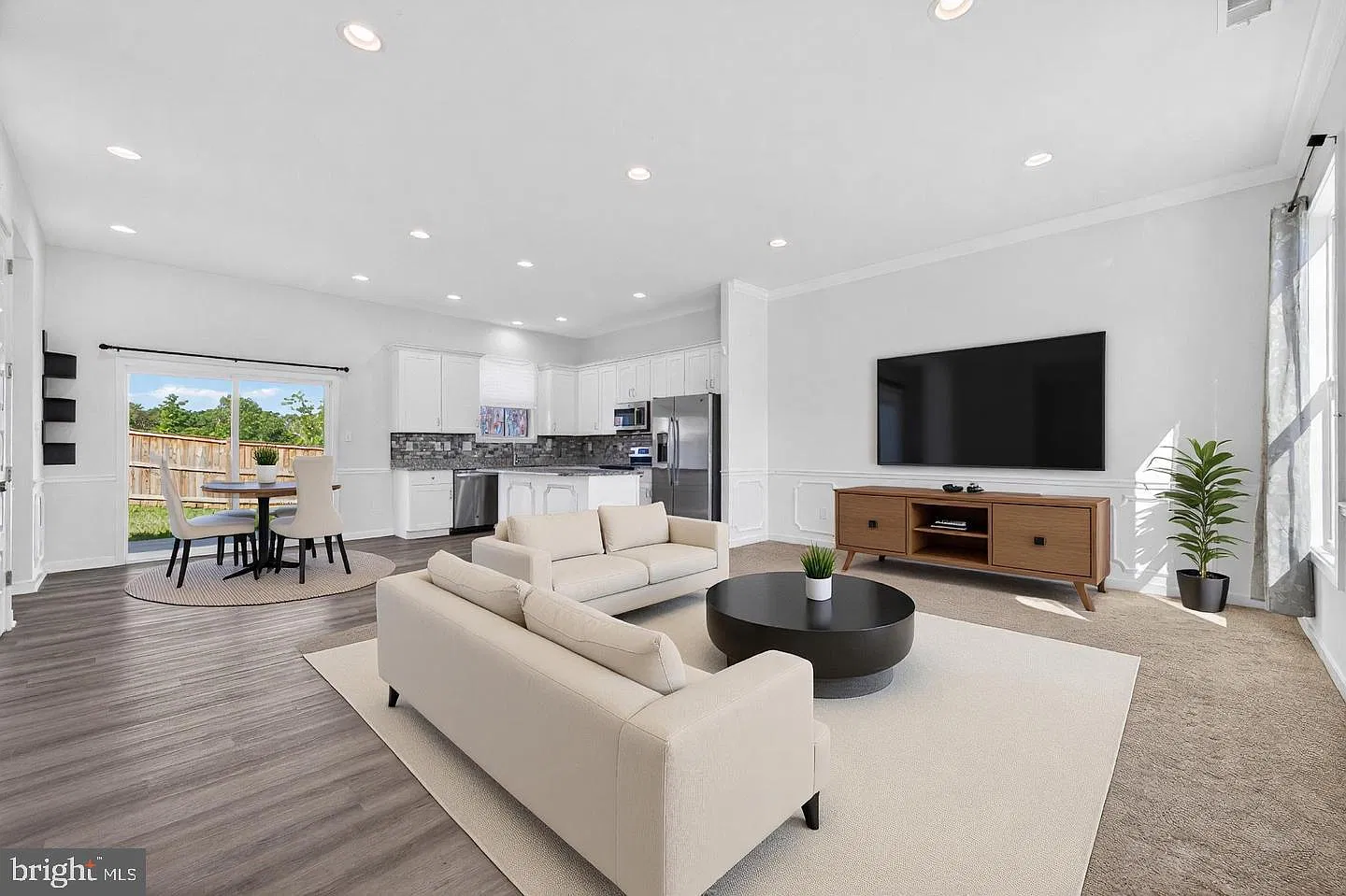 3 bed, 2.5 bath, 2064 sqft, $2,500 — Photo 3