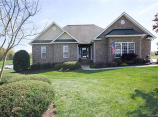 894 Clear Creek Cir, Lincolnton, NC 28092