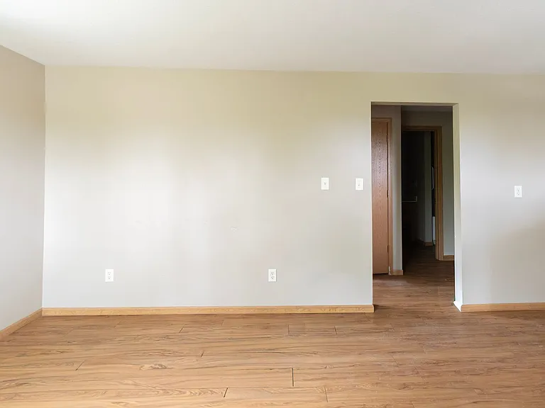 1017 E Benton St — Photo 3