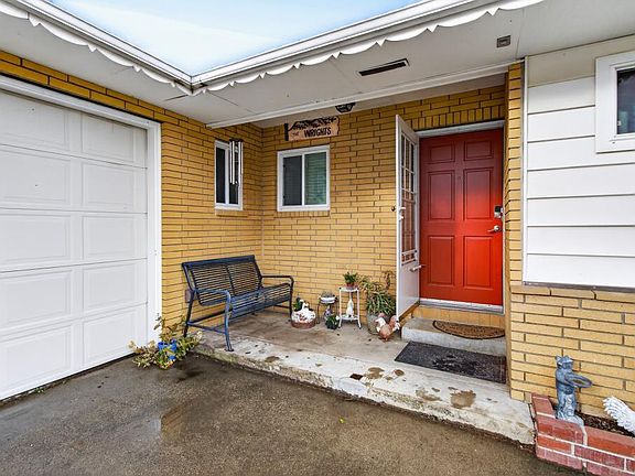 3rd image of 8405 Fernando Way