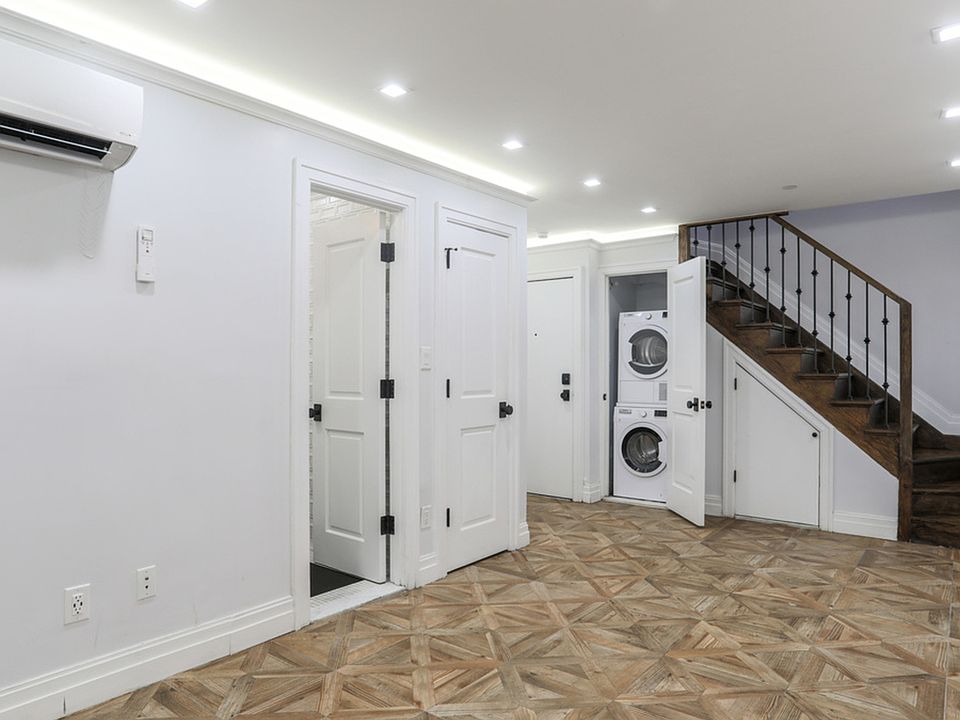 1st image of 47 Columbia Pl #1D