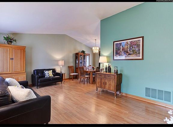 2nd image of 1113 Ashford Ln